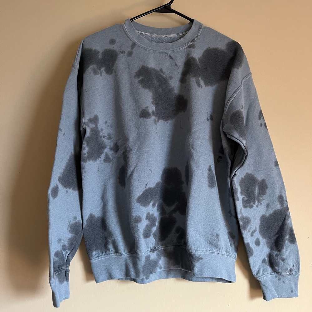 Urban outfitters blue tie dye crewneck sweatshirt. Size Small